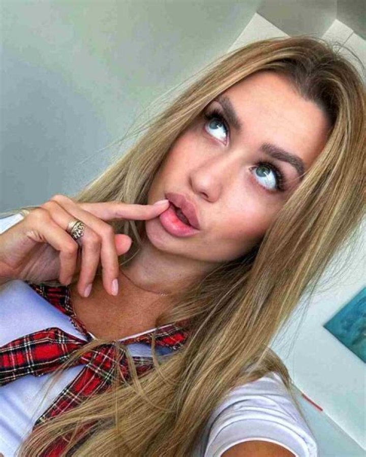 
NATALIES OUTLET Height, Weight, Net Worth, Age, Birthday, Wikipedia, Who, Nationality, Biography 